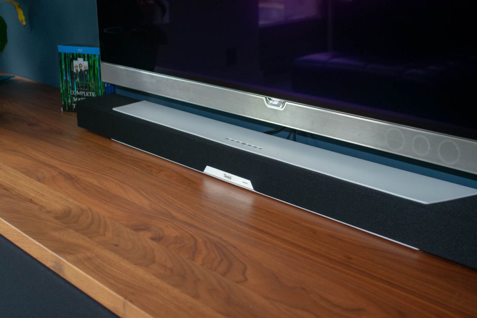 Teufel Cinebar Lux (vooraanzicht)