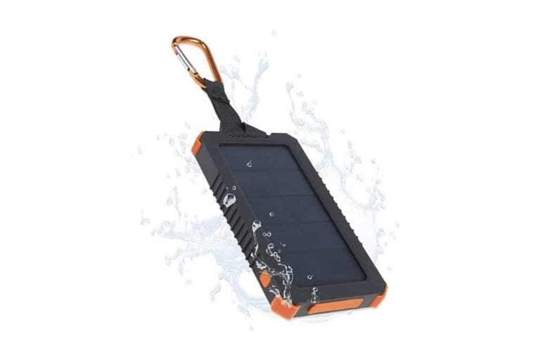 Xtorm Solar Charger: waterproof refueling