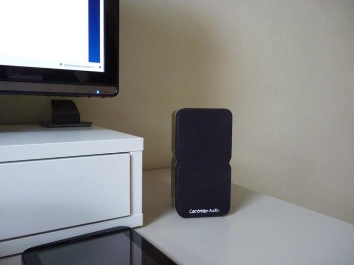 Cambridge Audio Min 21 schuin voor met pc Cambridge Audio Min 21 schuin voor met pc