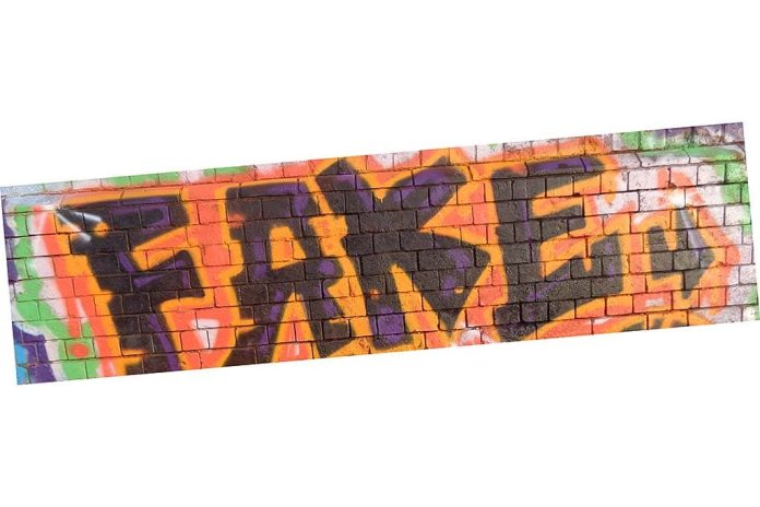 Fake Pas op voor namaak (bron afbeelding: https://www.flickr.com/photos/eamoncurry/28268951669)