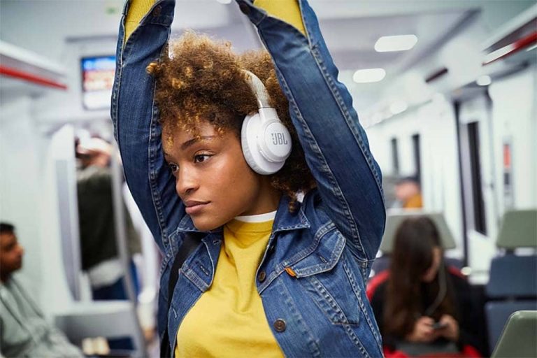JBL presenteert vier nieuwe modellen hoofdtelefoons JBL presenteert vier nieuwe modellen hoofdtelefoons