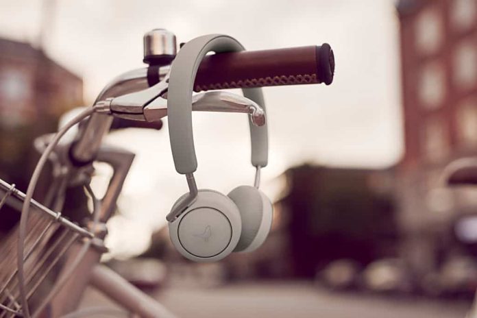 Libratone De Q Adapt hoofdtelefoon van Libratone is vandaag door uitgeverij Reshift bekroond met een Tech Award