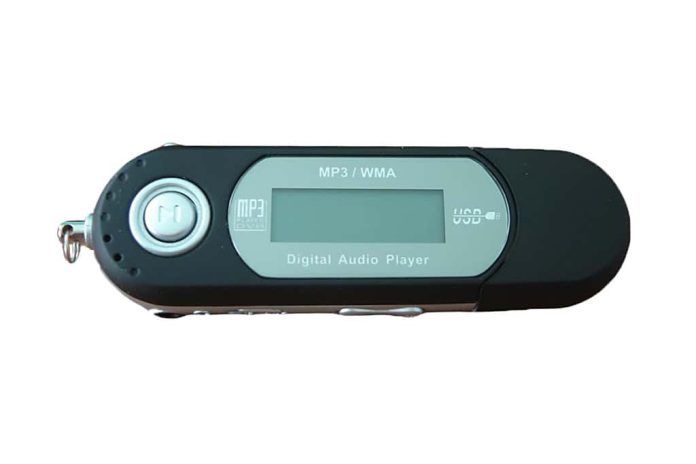 Mp3speler MP3-spelers kosten tegenwoordig een habbekrats (bron afbeelding: https://commons.wikimedia.org/wiki/File:S1_mp3_player_example-edit.png)