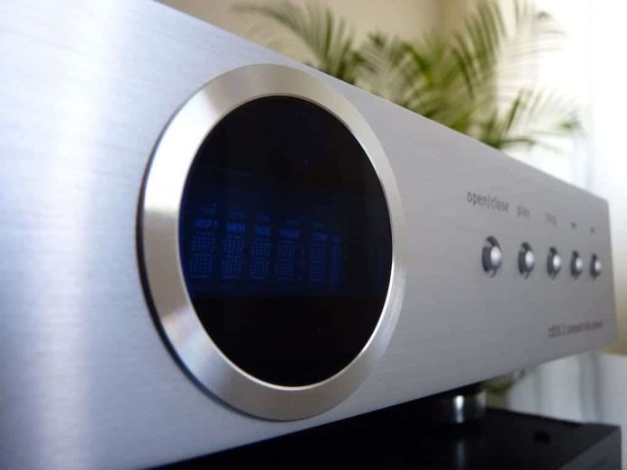 Music Hall CD35.2 front