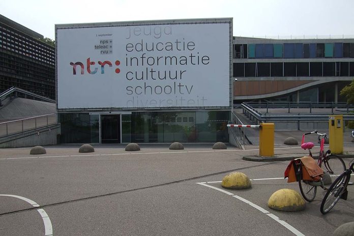 NTR Documentaireserie Club van 27 bij NTR en VPRO (bron afbeelding: https://commons.wikimedia.org/wiki/File:NTR_gebouw.jpg)