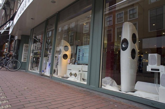 Overgaauw kef etalage Kef Muon demo Overgaauw Leiden