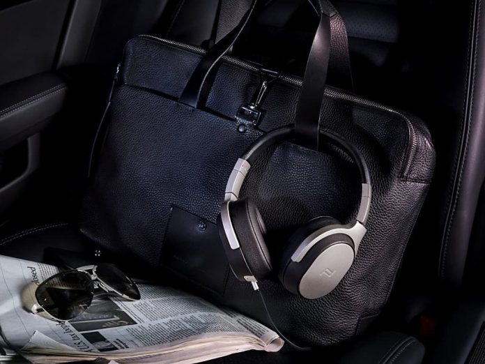 porsche Als Porsche en KEF samenwerken krijgt u dit soort mooi gevormde apparaten