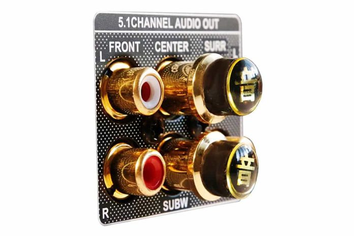 RCA Caps rhodium device De Akiko Audio caps houden stof en HF-ruis buiten uw apparatuur