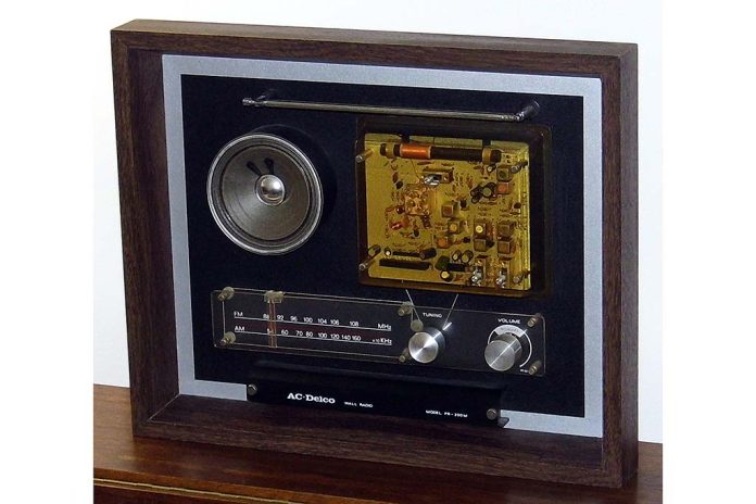 Radio Radio houdt het waarschijnlijk nog wel een tijdje vol in onze contreien (bron afbeelding: https://www.cnet.com/news/anybody-out-there-still-listening-to-music-on-am-or-fm-radio/)
