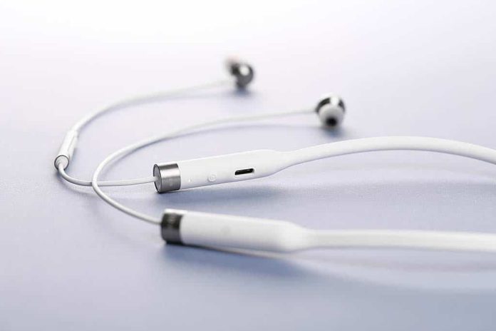 Rha De witte versie van de RHA MA650 hoofdtelefoon