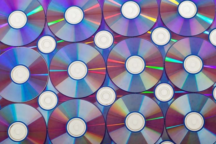 Schijven Samsung stopt met Blu-ray (bron afbeelding: https://pixabay.com/nl/achtergrond-blu-ray-leeg-branden-72143/)