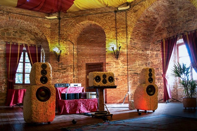 Stenen speakers, dat is weer eens wat anders Stenen speakers, dat is weer eens wat anders