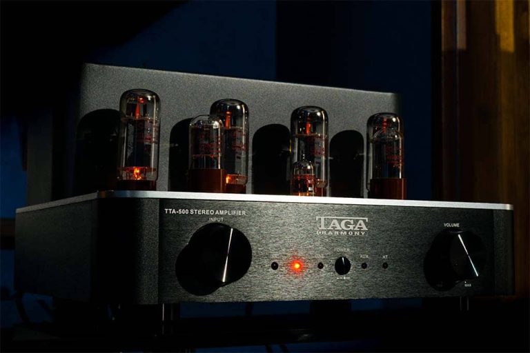 Nieuwe buizenversterker van TAGA Harmony Nieuwe buizenversterker van TAGA Harmony