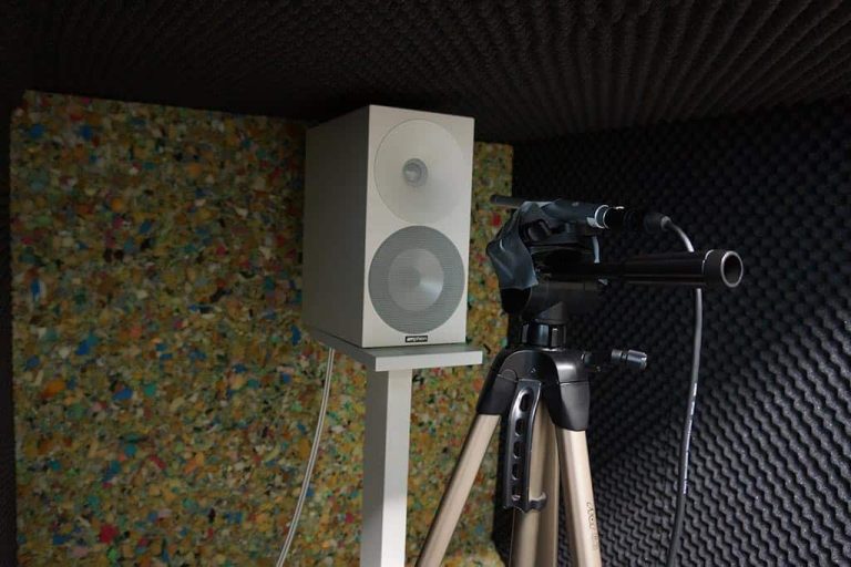 Eerste proeven met metingen monitor-speakers Eerste proeven met metingen monitor-speakers