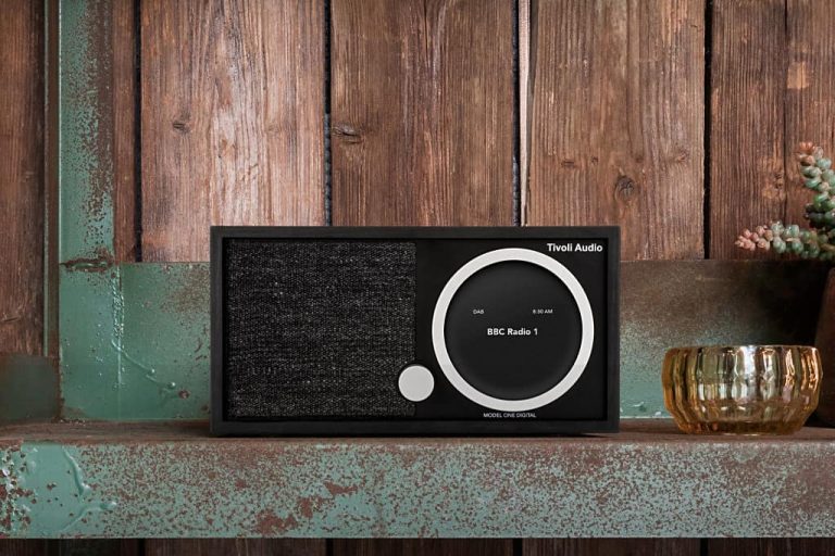 Tivoli Audio Model One Digital, modern in klassieke outfit Tivoli Audio Model One Digital, modern in klassieke outfit
