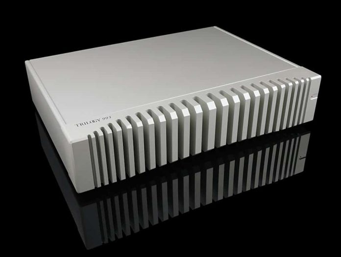 Trilogy De Trilogy 993 is een versterker met zowel buizen als halfgeleiders aan boord