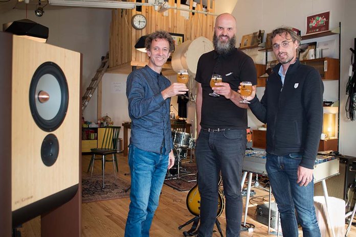 Unifony GRIMM Audio tekent sponsorcontract voor UNIFONY album