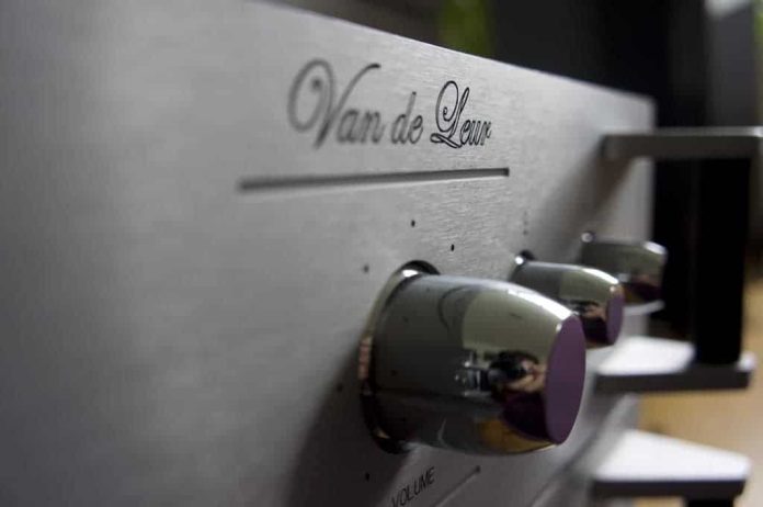 Van de Leur 002 close up