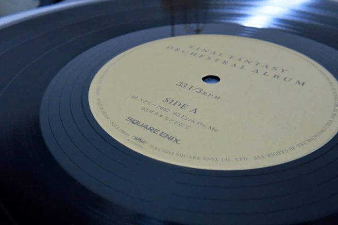 vinyl Platen persen kan dankzij een Nederlandse vinding een stuk sneller (foto: Wikimedia Commons)