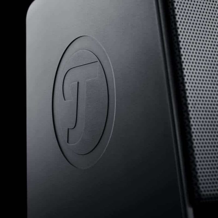 boomster-black-detail-logo-side