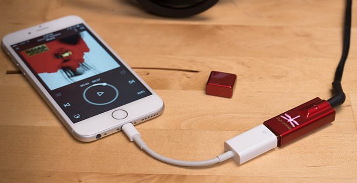 dragonfly De Dragonfly Red gekoppeld aan een iPhone