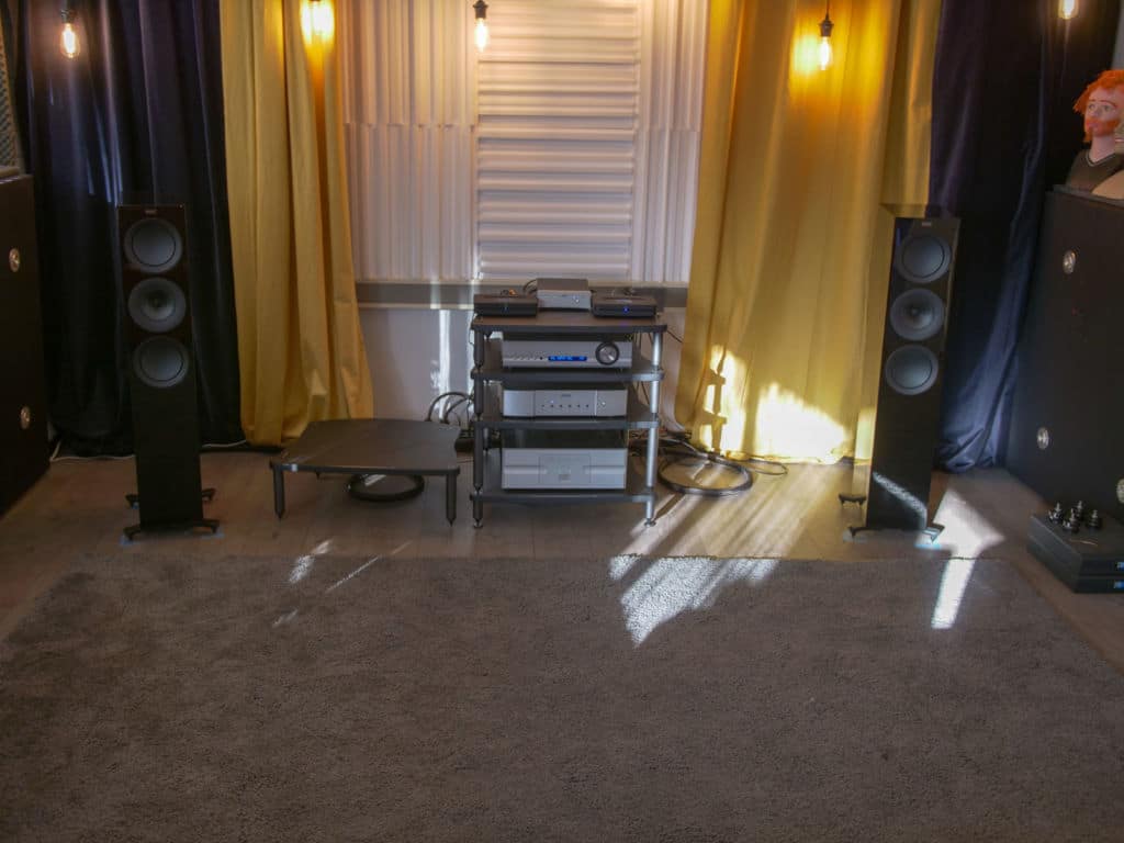 KEF R7