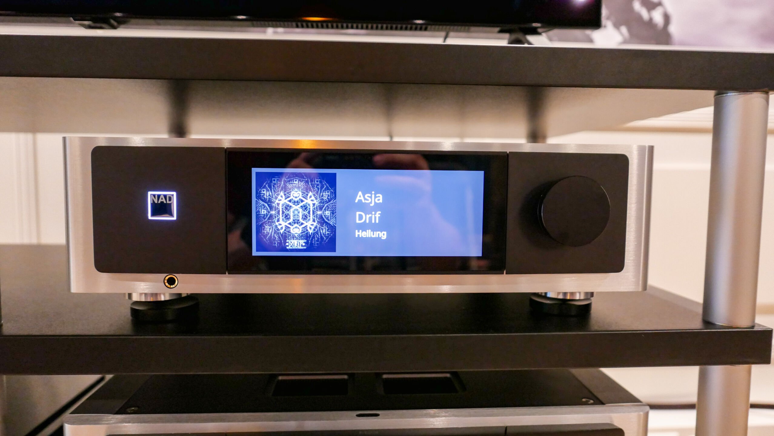 A brief look at the NAD M66 pre-amp