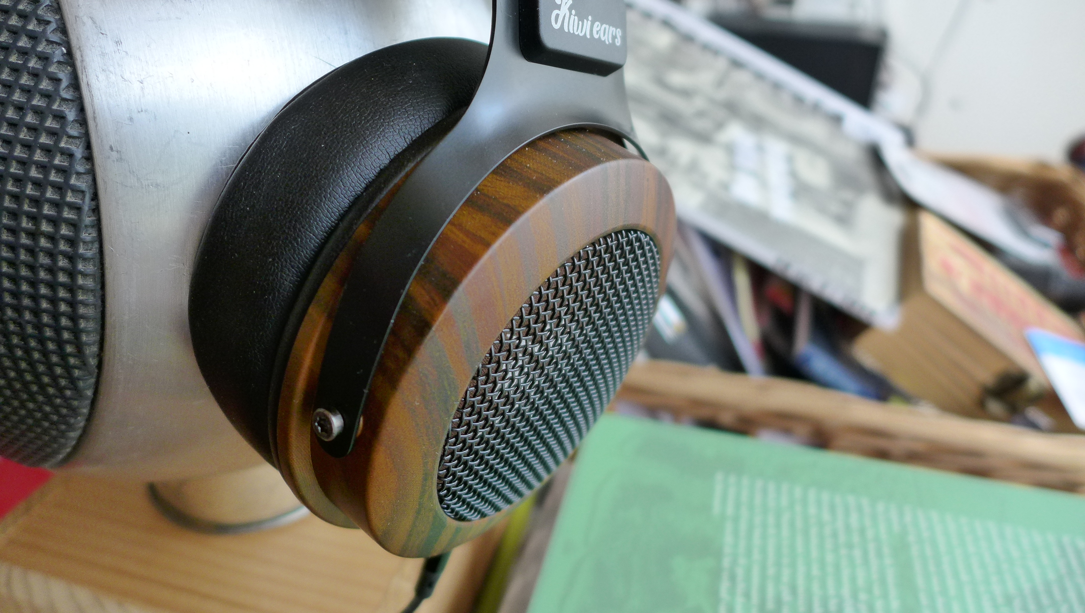 Kiwi Ears Altruva