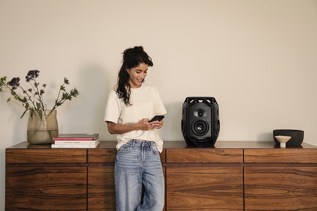 Teufel IKONIO: A Powerful, Compact Streaming Speaker Teufel IKONIO: A Powerful, Compact Streaming Speaker